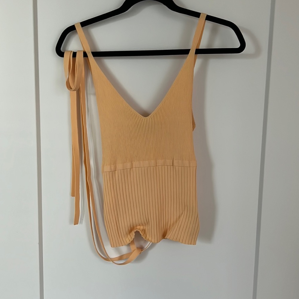 Sherbet tank with tie